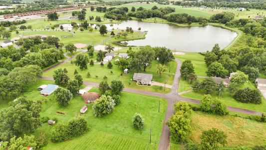 W Curtis, Marceline, Missouri 64658, USA