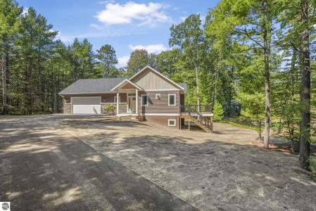 2266 Arbutus Ridge Drive, Traverse City, Michigan 49684