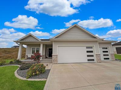 1219 Blackhawk Ct, Hinton, 爱荷华州 51024, 美国