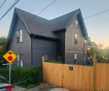 9 Brewster Street, Waterbury, كونيتيكت 06704, الولايات المتحدة