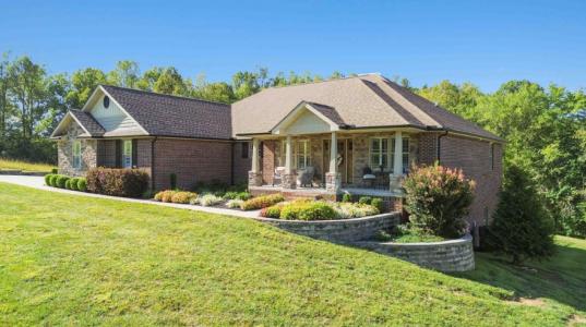 111 Deerfoot Drive, Londra, Kentucky 40741, Stati Uniti