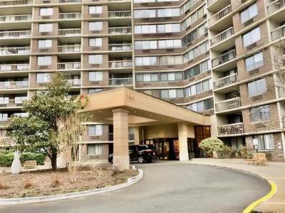 2 Bay Club Drive 19-y, Bayside, New York 11360
