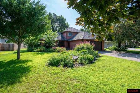 1002 Oak Terrace Drive, North Mankato, Minnesota 56003, États-Unis