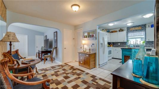 729 105th Avenue N, Naples, Floryda 34108, USA