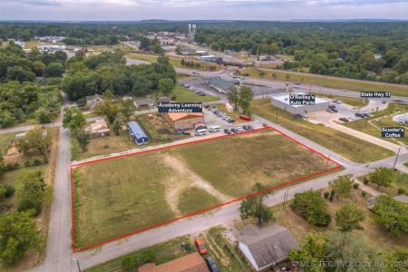 E Dogwood Street, Coweta, Oklahoma 74429