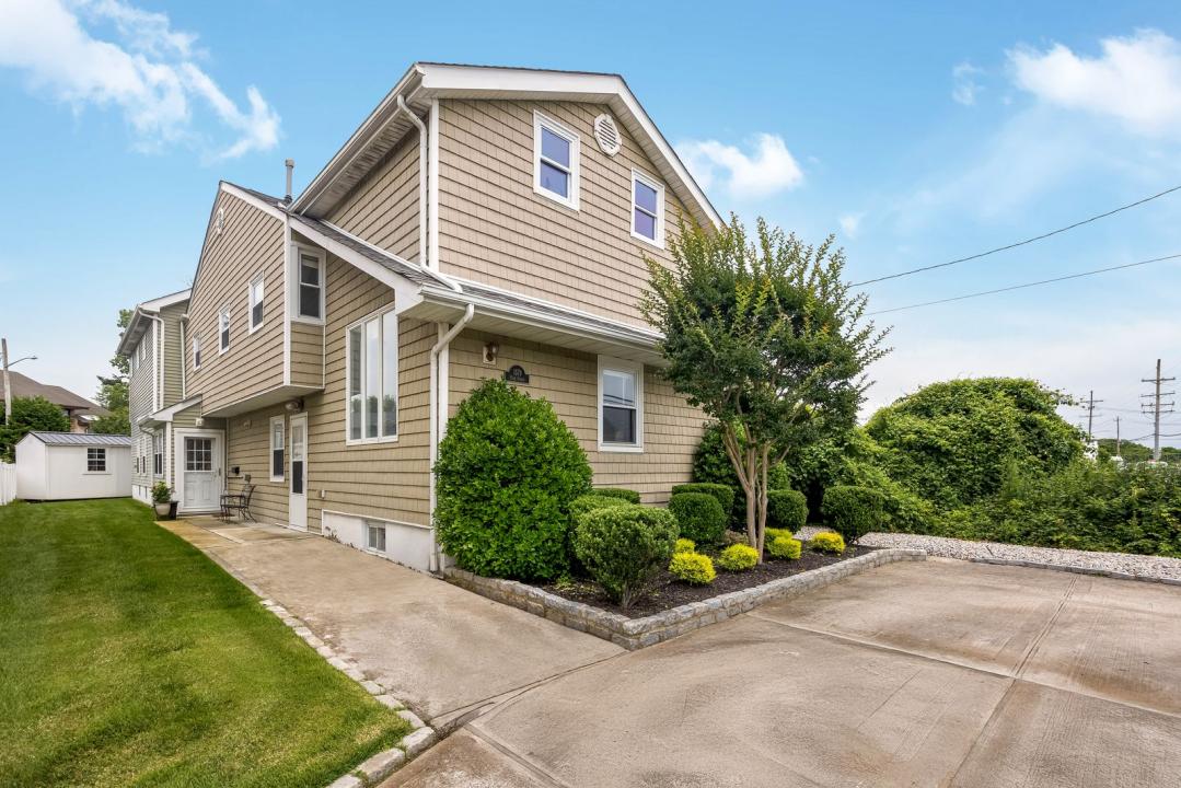 1579 Park Street, Atlantic Beach, New York 11509