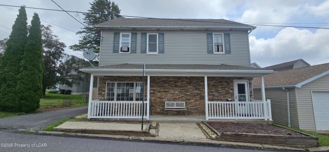 427 Calmia Street, Freeland, Pennsylvania 18224, USA