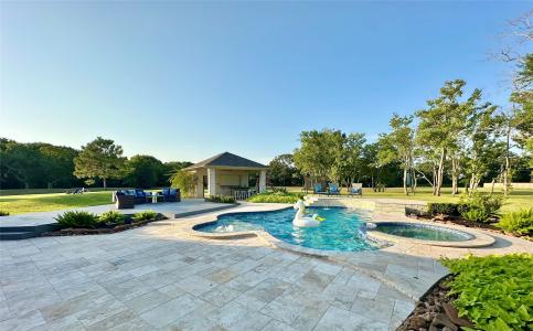 2904 Bridle Path Lane, Friendswood, Texas 77546, USA