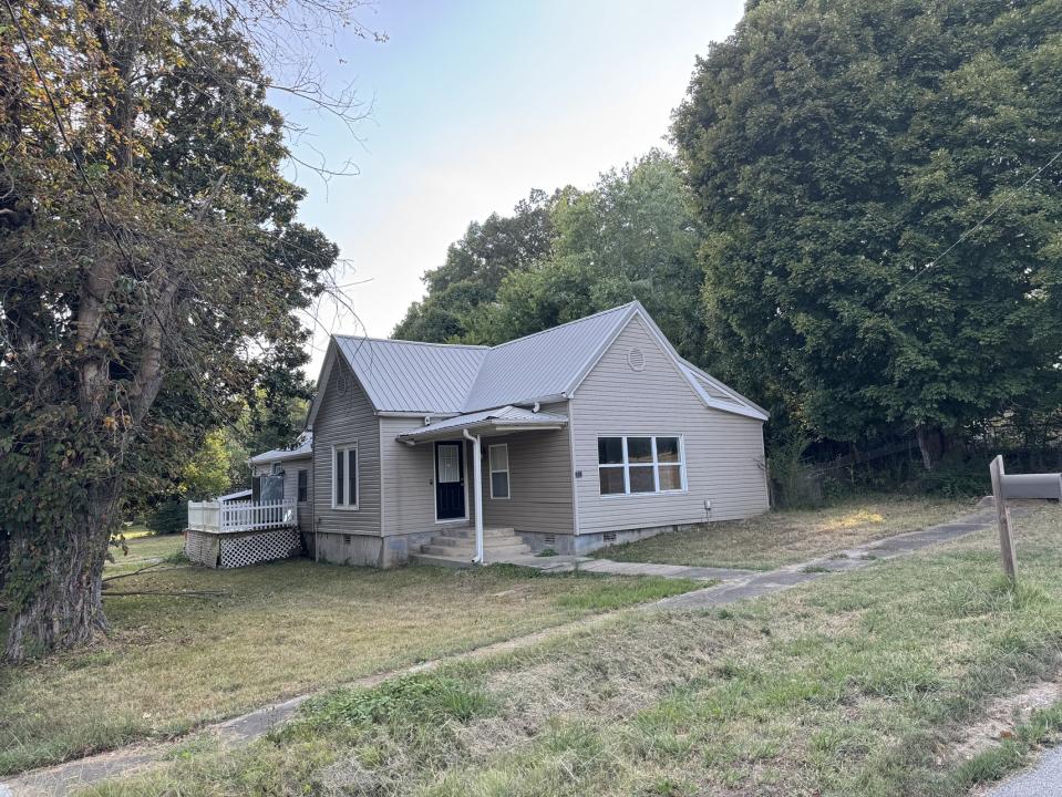 514 W. Harbin Ave., Puxico, Missouri 63960