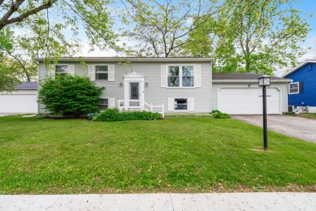 1710 Peachtree Drive, Valparaiso, Indiana 46383, USA