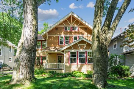 1242 37th Street, Des Moines, Iowa 50311, USA