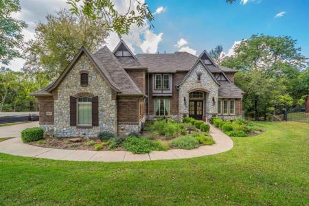 1811 Magic Valley Lane, Cedar Hill, Texas 75104