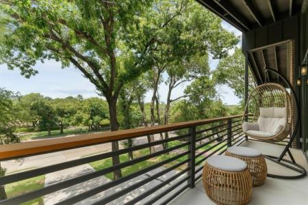 3110 W Jefferson Boulevard, Dallas, Texas 75211