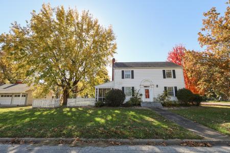 902 E Patterson St., Moberly, Missouri 63501, USA