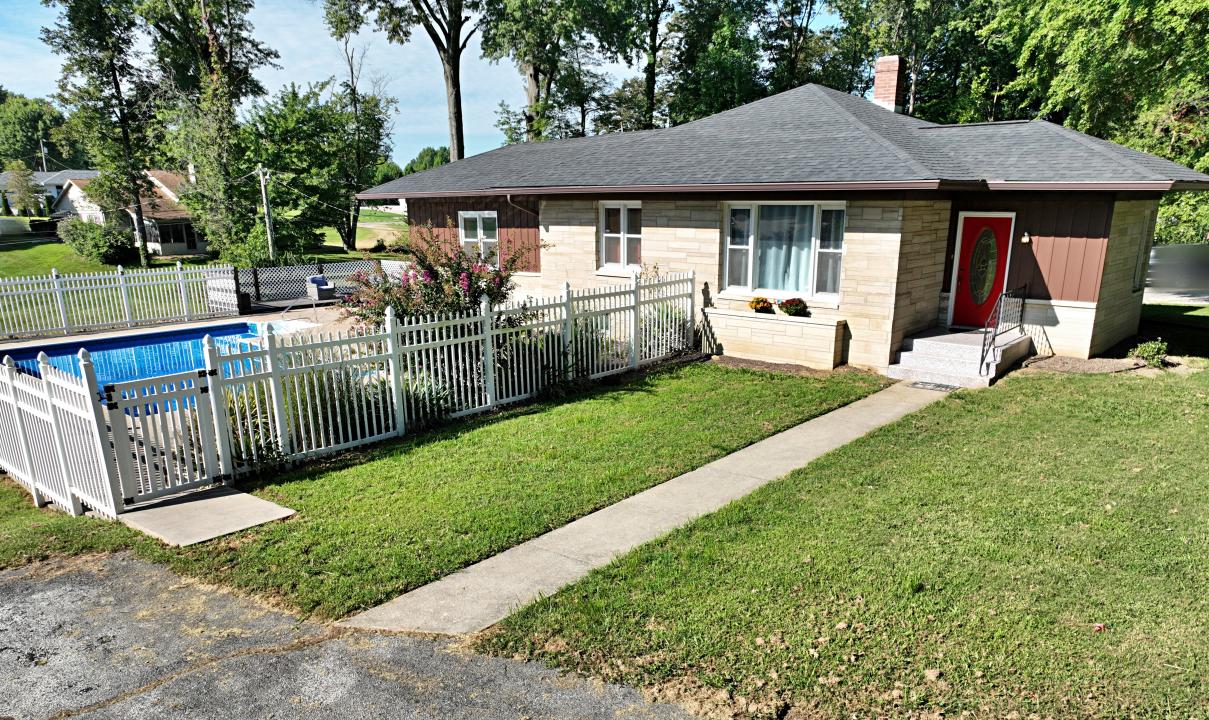 7 Magnolia Drive, וושינגטון, אינדיאנה 47501, ארצות הברית של אמריקה