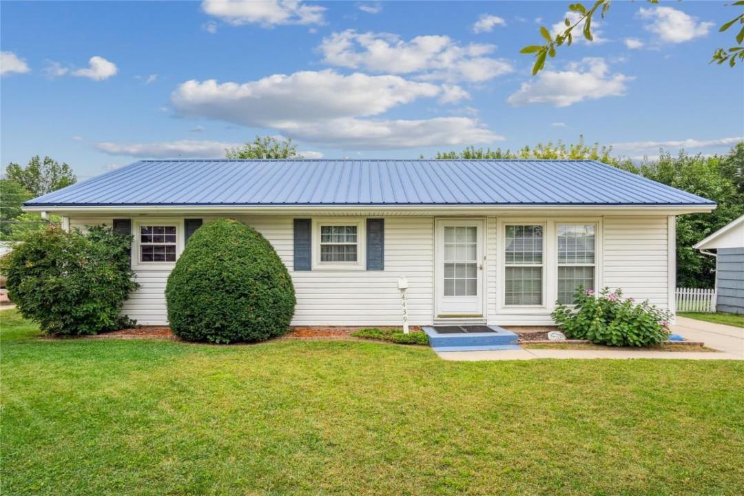 4439 Benton Street Ne, Cedar Rapids, Iowa 52402