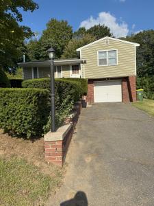 38 Mapleridge Dr, Waterbury, كونيتيكت 06705, الولايات المتحدة