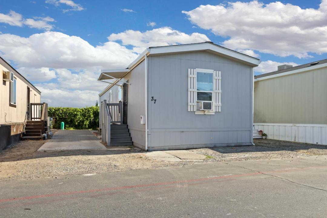 555 Moffat Blvd 37, Manteca, California 95336, Estados Unidos