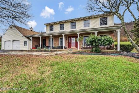 640 W Foothills Drive, Sugarloaf, Pennsylvania 18249, USA