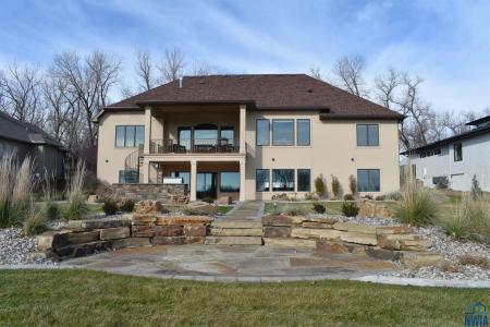858 E Sawgrass Trail, Dakota Dunes, דרום דקוטה 57049, ארצות הברית של אמריקה 
