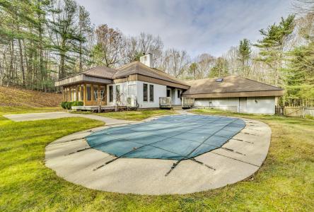 1 Northcrest Drive, Granby, Connecticut 06060, USA