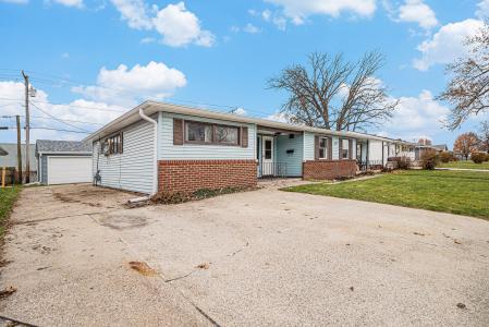 217 Crestview Lane, Crown Point, Indiana 46307