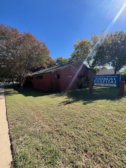 2401 W Green Oaks Boulevard, Arlington, Texas 76016