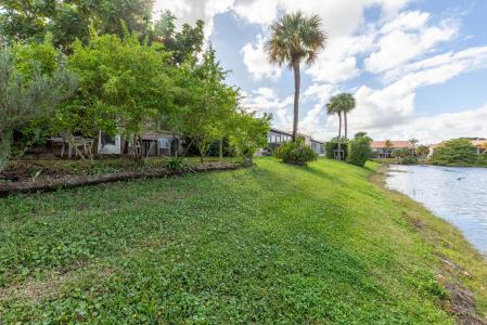 147 Lake Gloria Drive, West Palm Beach, Florida 33411, USA