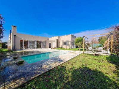 148 Lomas de City Bell 600, La Plata, GBA Sur 1896, Argentina