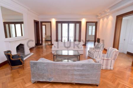 Av. Las Heras 1600, Barrio Norte, Capital Federal 00001, Аргентина