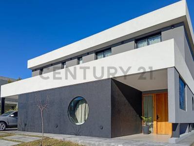 Virazon nordelta 1 interno, Tigre, GBA Norte 1670, Argentina