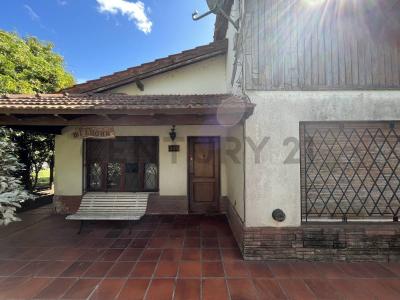 15 e/ 58 y 60 , Ensenada, GBA Sur 00001, Аргентина