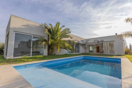 Country Lomas de City Bell , La Plata, GBA Sur 1896, Argentina