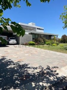 AZCUENAGA 2002, Maipú, Mendoza 5515, Argentina