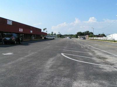 15 Thriftway Plaza, Ruskin, Florida 33570, USA